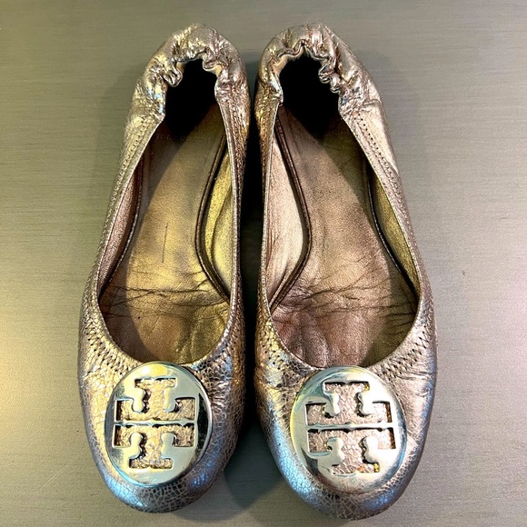 Tory Burch Silver Metallic Reva Flats. Size 9 - Picture 3 of 4